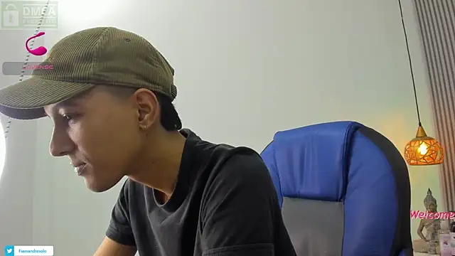 Snapshot of HarolddXL chatting on November 14, 2025, 1:59 pm HarolddXL online show from November 14, 2025, 1:59 pm