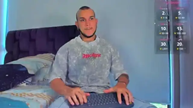 austinoficial online show from February 11, 2026, 9:14 pm