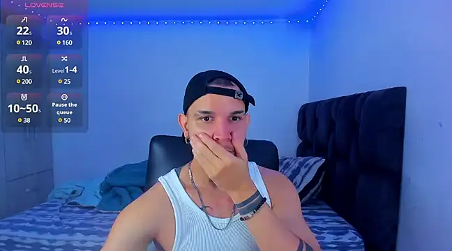 austinoficial online show from February 18, 2025, 9:42 pm