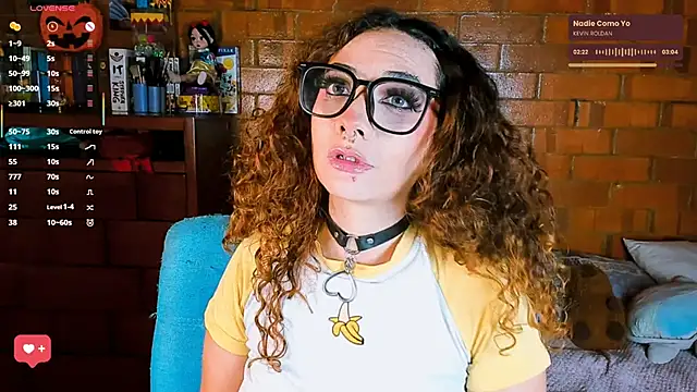 Snapshot of Annycolin_ chatting on October 29, 2025, 2:43 am Annycolin online show from October 29, 2025, 2:43 am