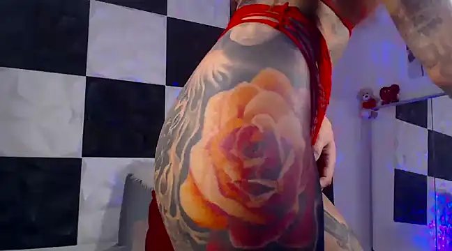 Snapshot of Black_sweet_Rose chatting on February 1, 2025, 10:01 pm Black sweet Rose online show from February 1, 2025, 10:01 pm