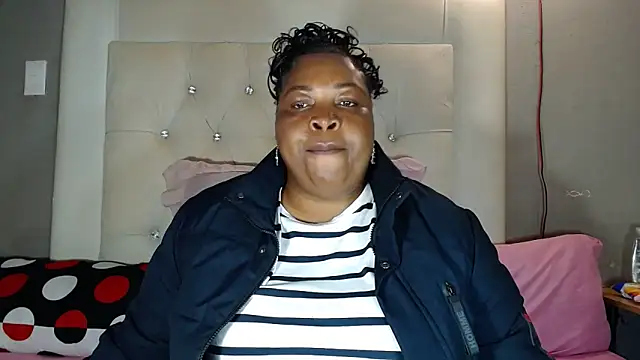 omalicha98 online show from May 5, 2026, 6:16 am
