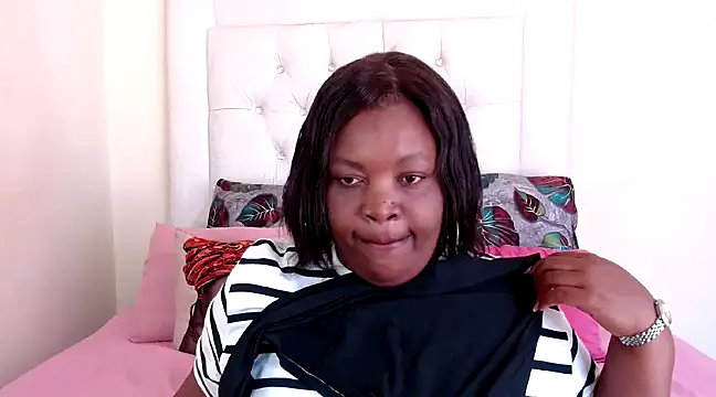 omalicha98 online show from January 22, 2025, 6:10 am