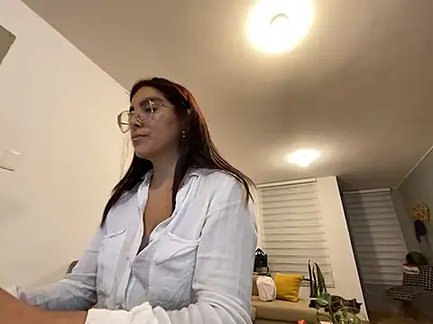 Snapshot of MartinaSooler chatting on February 18, 2025, 11:52 pm MartinaSooler online show from February 18, 2025, 11:52 pm