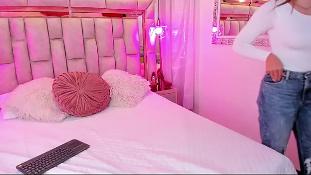 Snapshot of Katalina_Evans chatting on November 6, 2025, 12:09 pm Katalina Evans online show from November 6, 2025, 12:09 pm