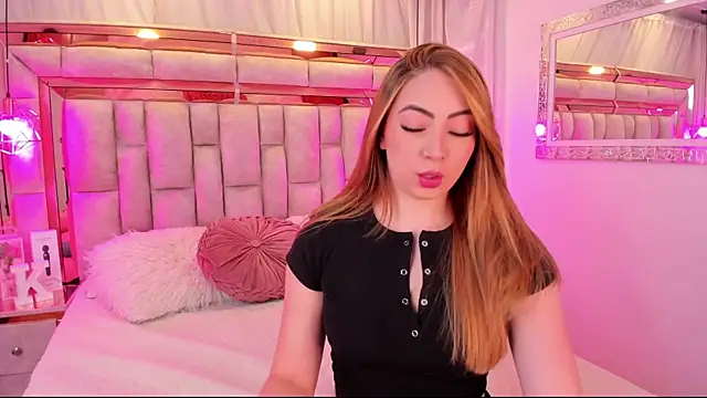 Snapshot of Katalina_Evans chatting on December 2, 2025, 10:50 am Katalina Evans online show from December 2, 2025, 10:50 am