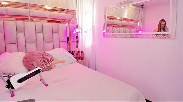 Snapshot of Katalina_Evans chatting on December 15, 2025, 12:00 pm Katalina Evans online show from December 15, 2025, 12:00 pm