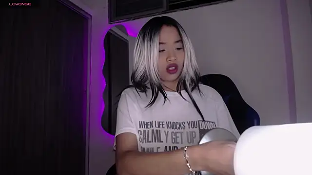 Snapshot of BrigitteRoy_ chatting on December 2, 2025, 2:45 am BrigitteRoy online show from December 2, 2025, 2:45 am