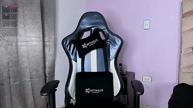 Snapshot of BrigitteRoy_ chatting on October 9, 2025, 2:56 am BrigitteRoy online show from October 9, 2025, 2:56 am