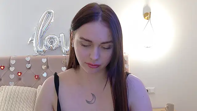 Snapshot of Lilliana_Moon chatting on February 22, 2025, 1:35 pm Lilliana Moon online show from February 22, 2025, 1:35 pm