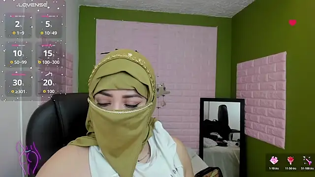 Snapshot of zahra_Jalid chatting on October 17, 2025, 10:33 pm zahra Jalid online show from October 17, 2025, 10:33 pm