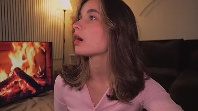 Bella Alita online show from August 2, 2026, 7:44 pm
