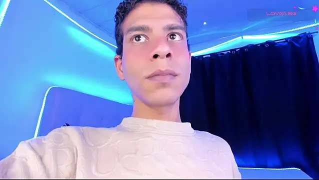 Snapshot of Ethan_Boyy chatting on July 31, 2026, 6:27 pm Ethan Boyy online show from July 31, 2026, 6:27 pm