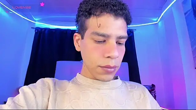 Snapshot of Ethan_Boyy chatting on June 26, 2026, 8:25 pm Ethan Boyy online show from June 26, 2026, 8:25 pm