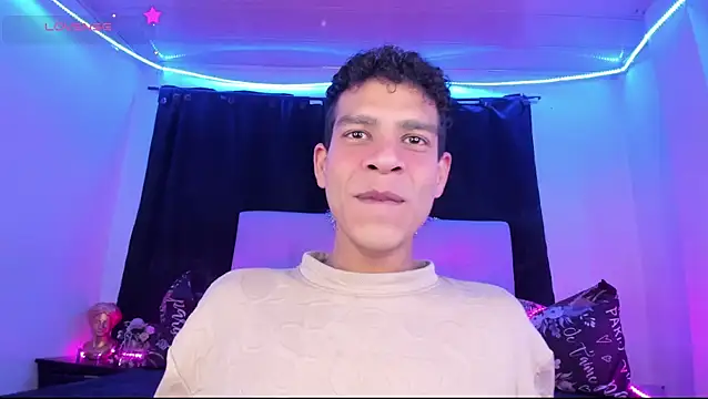 Snapshot of Ethan_Boyy chatting on June 30, 2026, 3:23 pm Ethan Boyy online show from June 30, 2026, 3:23 pm