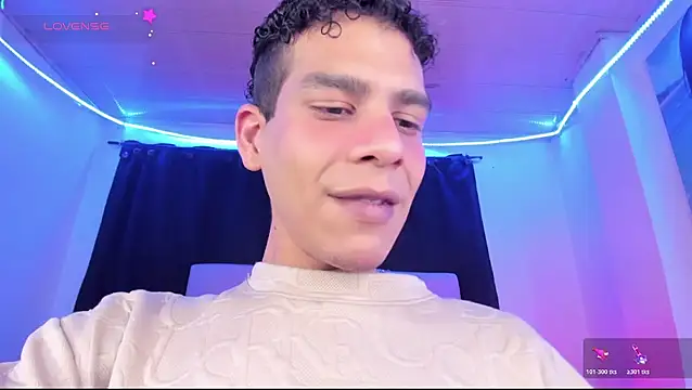 Snapshot of Ethan_Boyy chatting on June 26, 2026, 2:39 am Ethan Boyy online show from June 26, 2026, 2:39 am
