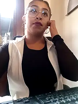 Snapshot of AnonymousGirl chatting on October 13, 2025, 2:40 pm AnonymousGirl online show from October 13, 2025, 2:40 pm