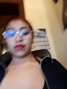 Snapshot of AnonymousGirl chatting on September 16, 2025, 12:44 am AnonymousGirl online show from September 16, 2025, 12:44 am