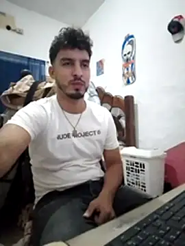 alejo5288 online show from November 24, 2025, 2:44 am