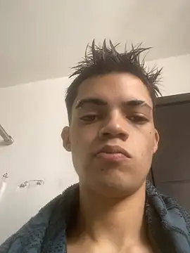 Latinos 2001 online show from July 10, 2026, 2:06 pm