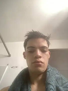 Latinos 2001 online show from July 29, 2026, 4:17 pm