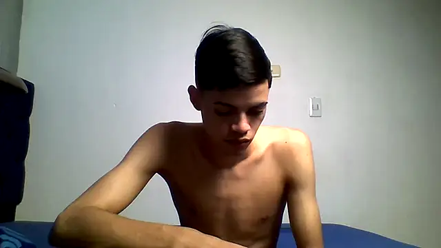 Latinos 2001 online show from August 2, 2026, 12:47 pm
