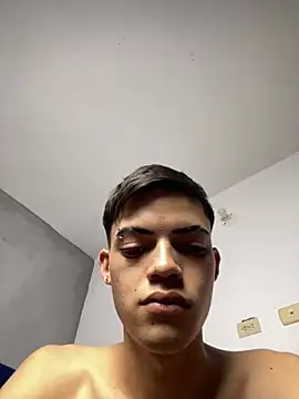 Latinos 2001 online show from July 23, 2026, 3:08 pm