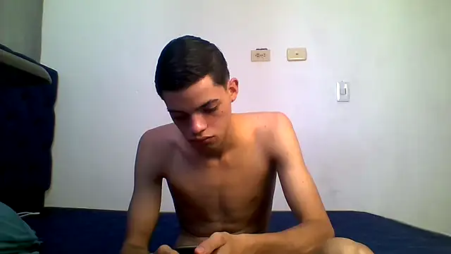 Latinos 2001 online show from July 28, 2026, 2:13 pm