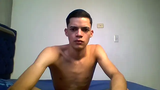 Latinos 2001 online show from August 1, 2026, 10:19 pm