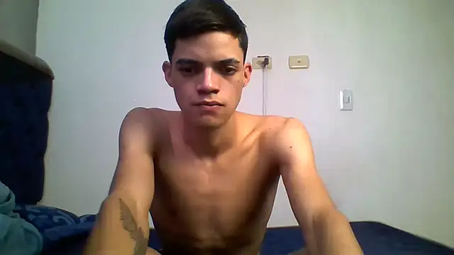 Latinos 2001 online show from July 22, 2026, 3:03 pm