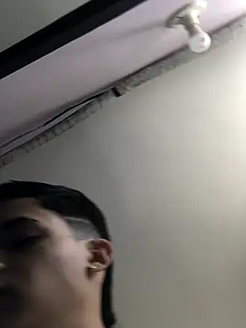 Snapshot of Latinos_2001 chatting on November 6, 2025, 1:48 pm Latinos 2001 online show from November 6, 2025, 1:48 pm