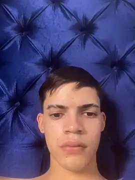 Latinos 2001 online show from July 28, 2026, 1:35 am