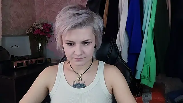 EvaBrownie online show from February 12, 2025, 9:52 am