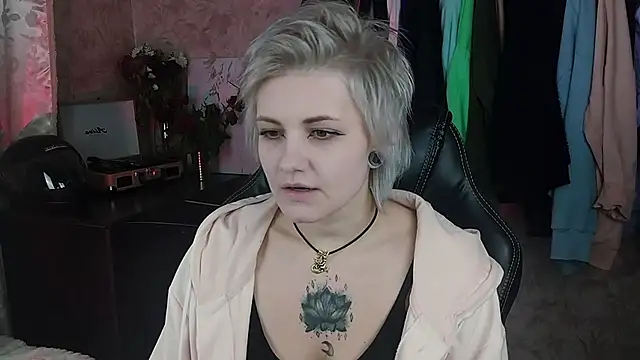 EvaBrownie online show from January 29, 2025, 11:51 am