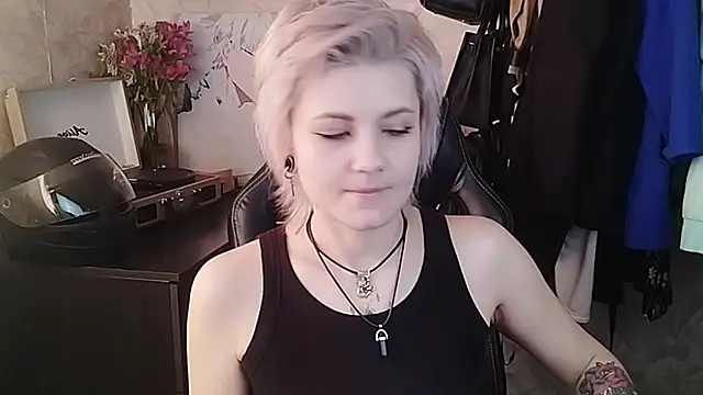 EvaBrownie online show from February 24, 2025, 8:49 am