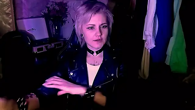 EvaBrownie online show from February 14, 2025, 2:02 pm