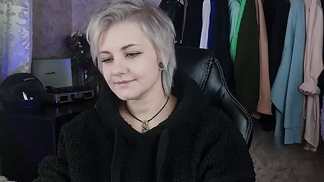 EvaBrownie online show from January 29, 2025, 8:29 am