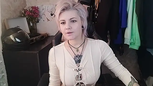 EvaBrownie online show from February 21, 2025, 9:24 am