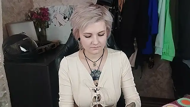 EvaBrownie online show from February 21, 2025, 12:27 pm