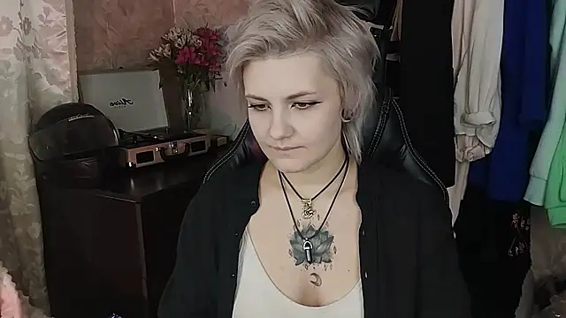 EvaBrownie online show from February 15, 2025, 11:50 am