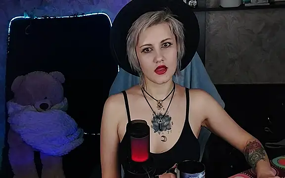 EvaBrownie online show from March 15, 2025, 4:10 pm