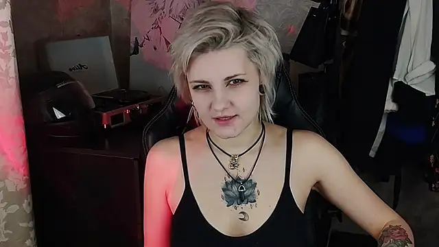 EvaBrownie online show from March 5, 2025, 12:11 pm