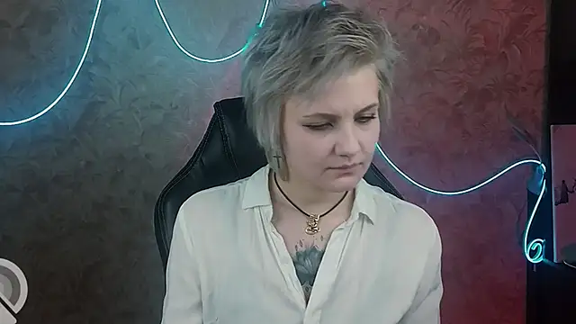 EvaBrownie online show from January 27, 2025, 5:48 pm