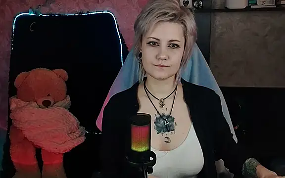 EvaBrownie online show from March 15, 2025, 10:03 am