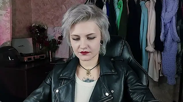 EvaBrownie online show from January 28, 2025, 6:39 pm