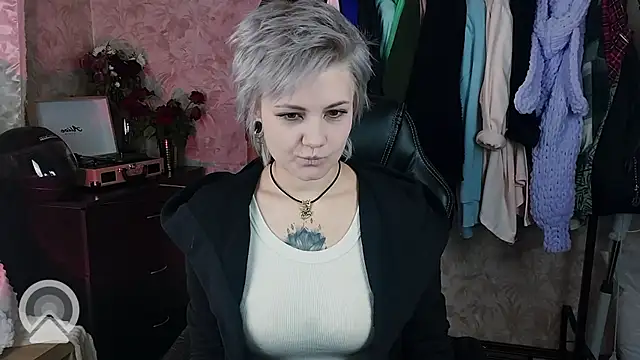 EvaBrownie online show from January 28, 2025, 12:32 pm