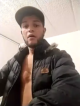 Snapshot of im_dominik chatting on January 13, 2025, 6:38 am im dominik online show from January 13, 2025, 6:38 am