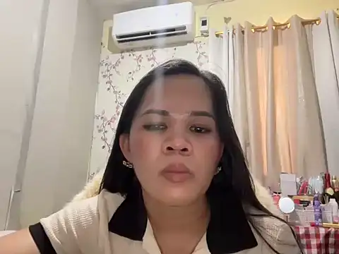 Snapshot of SophiaCourthaway chatting on January 8, 2026, 11:33 pm SophiaCourthaway online show from January 8, 2026, 11:33 pm