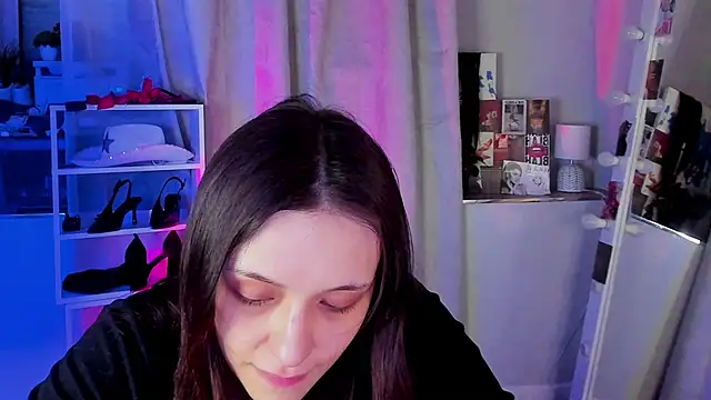 Snapshot of Sahara_Shields chatting on March 18, 2026, 9:12 am Sahara Shields online show from March 18, 2026, 9:12 am