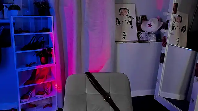 Snapshot of Sahara_Shields chatting on November 18, 2025, 10:29 am Sahara Shields online show from November 18, 2025, 10:29 am